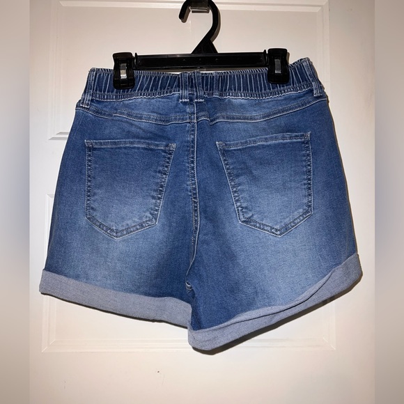 BLACK LABEL DENIM SHORTS - Picture 2 of 3